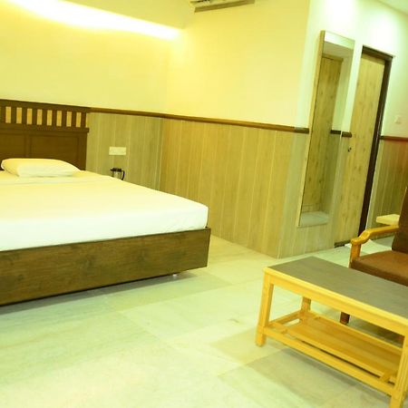 Hotel Rathna Residency Maduráj Kültér fotó