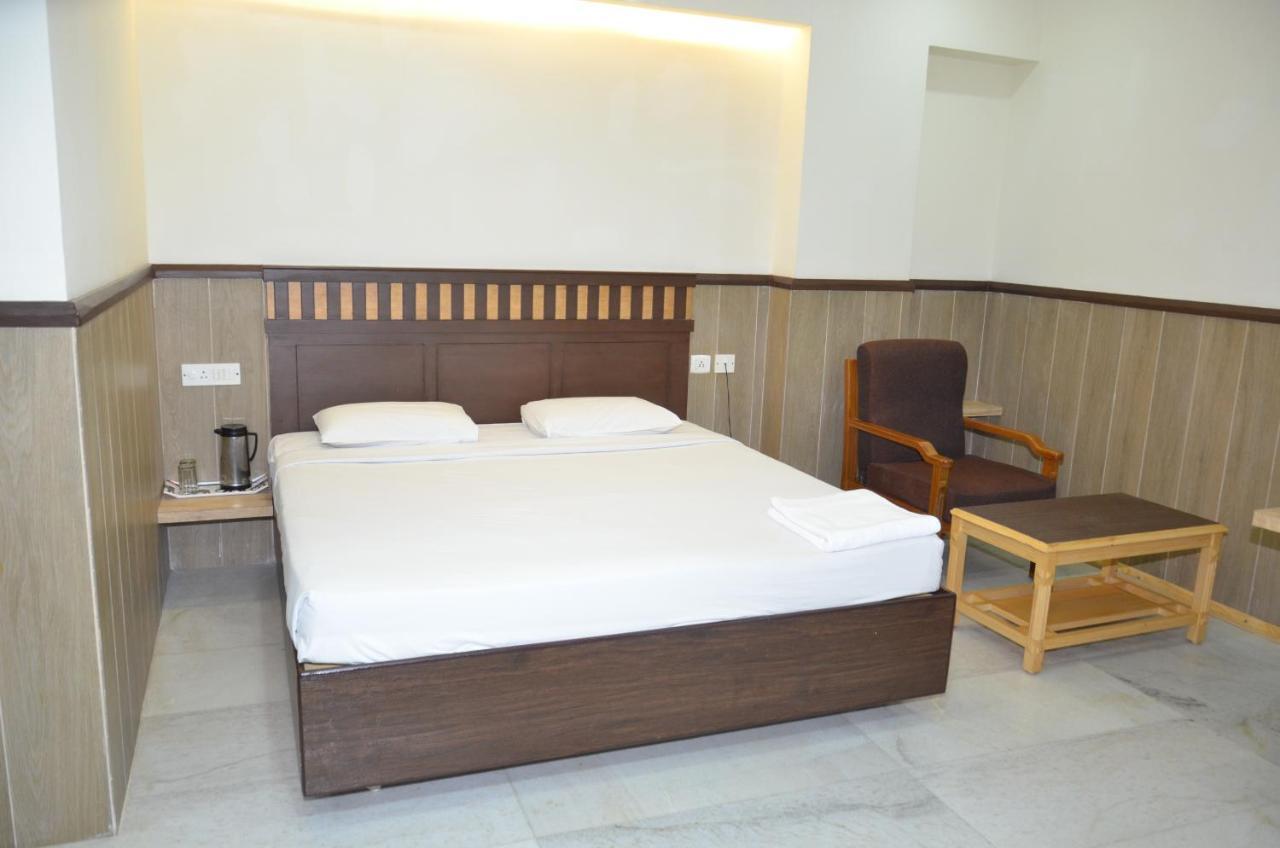 Hotel Rathna Residency Maduráj Kültér fotó