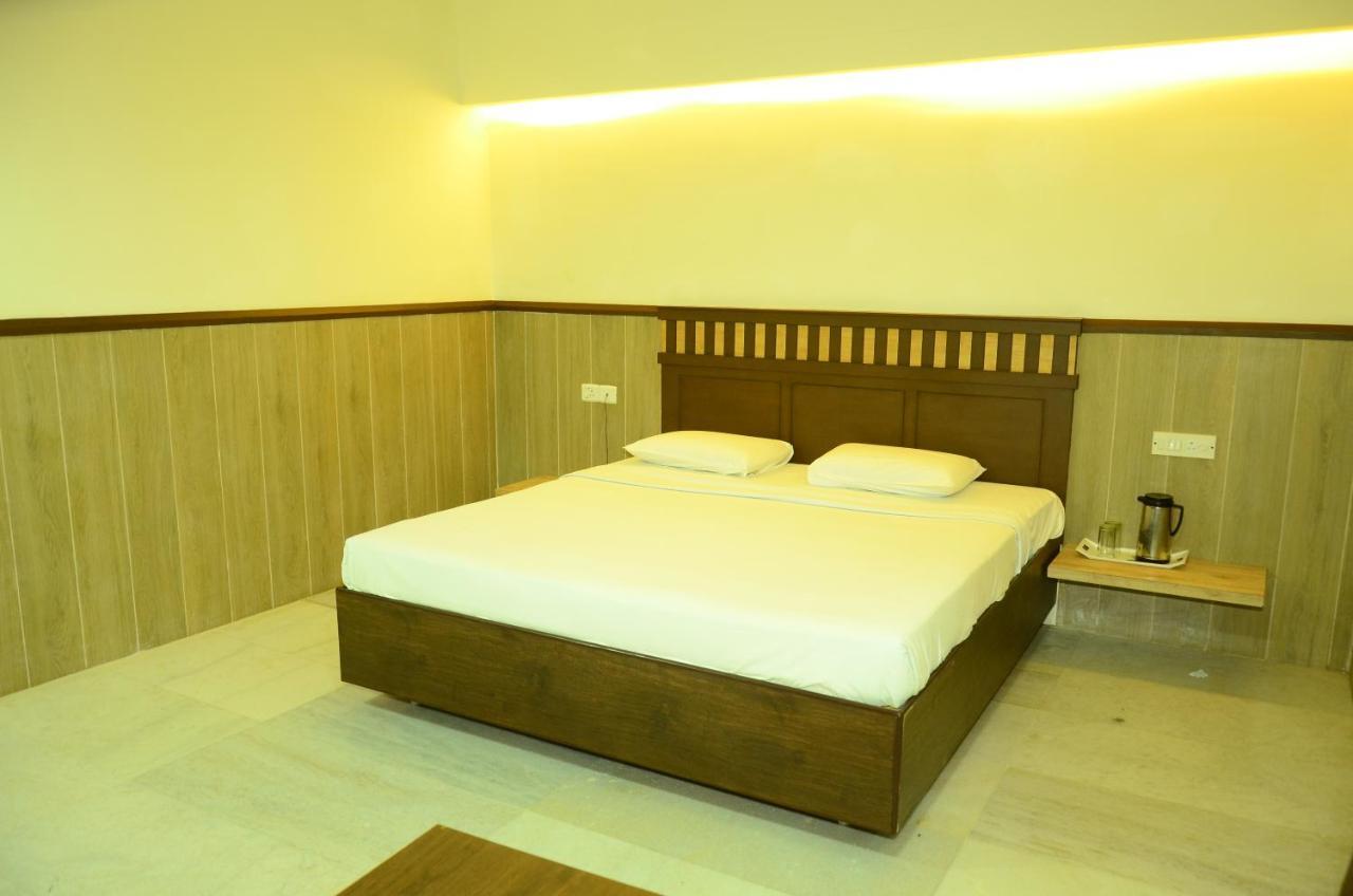 Hotel Rathna Residency Maduráj Kültér fotó